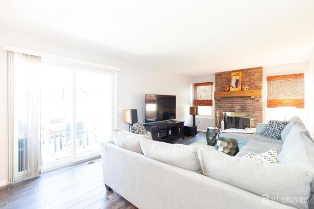 80 Sturbridge Drive, Piscataway, NJ 08854