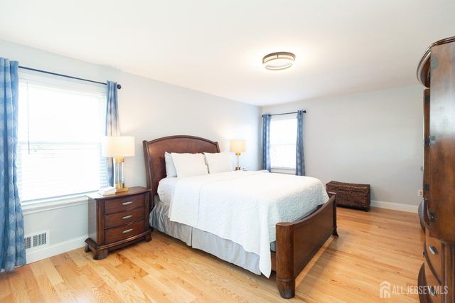 80 Sturbridge Drive, Piscataway, NJ 08854