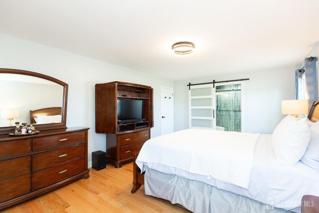 80 Sturbridge Drive, Piscataway, NJ 08854