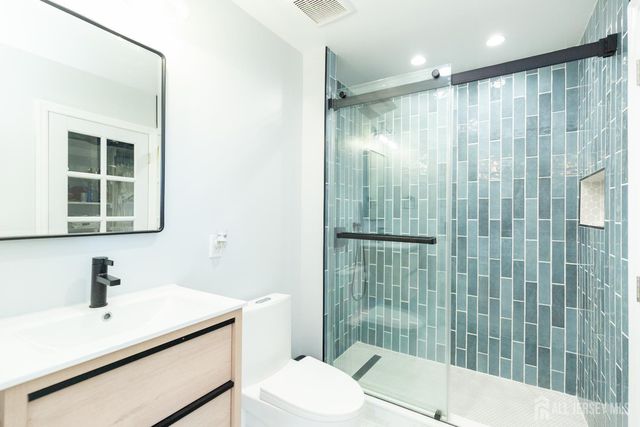 80 Sturbridge Drive, Piscataway, NJ 08854