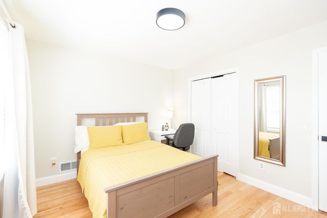 80 Sturbridge Drive, Piscataway, NJ 08854