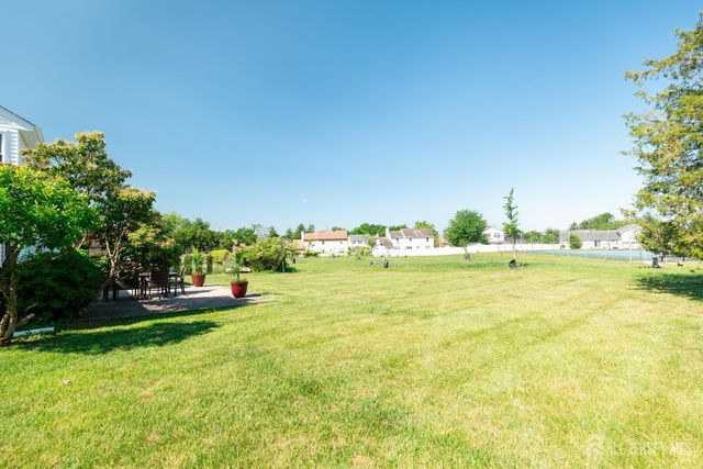 80 Sturbridge Drive, Piscataway, NJ 08854