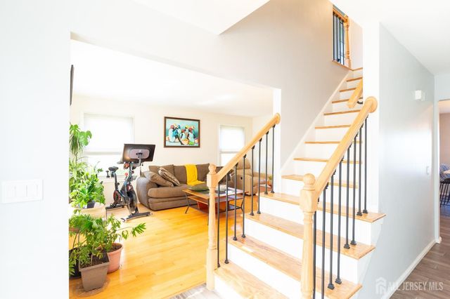 80 Sturbridge Drive, Piscataway, NJ 08854