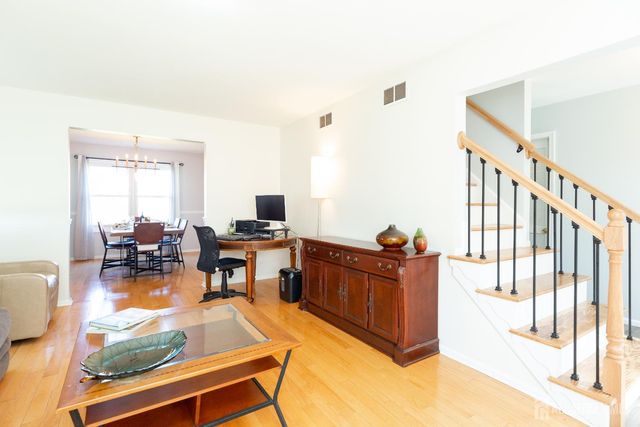 80 Sturbridge Drive, Piscataway, NJ 08854