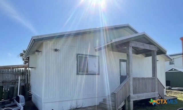 1301 W Olive Avenue, Port O'connor, TX 77982