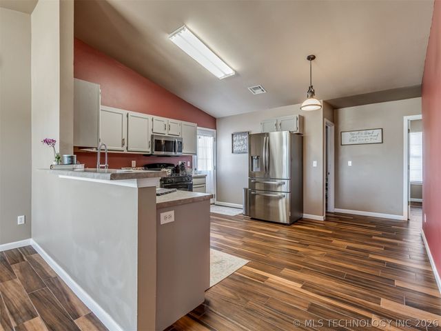 14901 E 89th Place North, Owasso, OK 74055