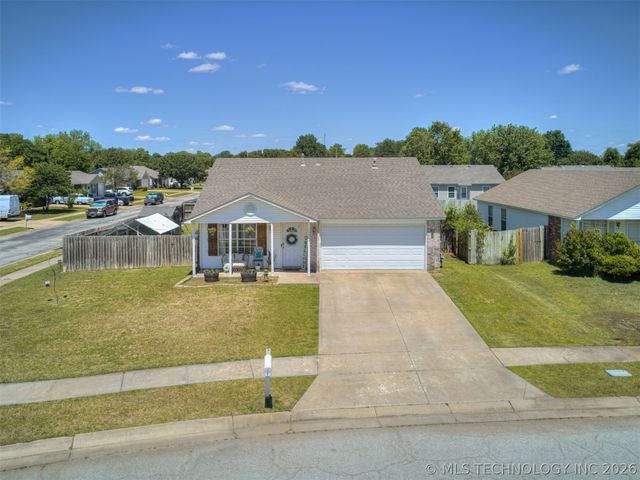 14901 E 89th Place North, Owasso, OK 74055