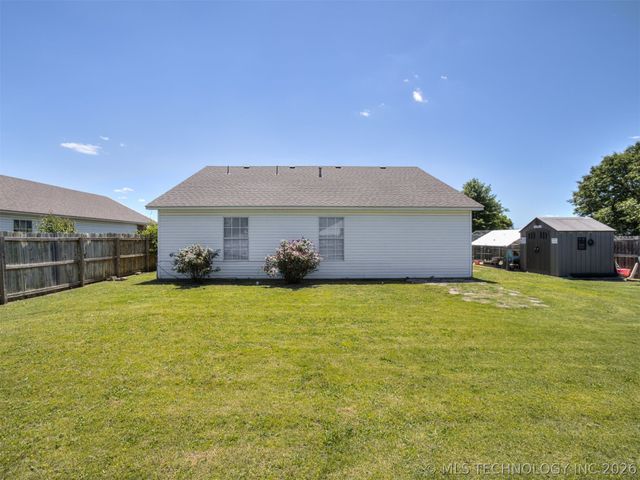 14901 E 89th Place North, Owasso, OK 74055