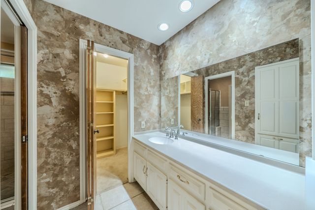1803 Oak Grove Drive, Arlington, TX 76013
