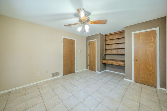 1803 Oak Grove Drive, Arlington, TX 76013