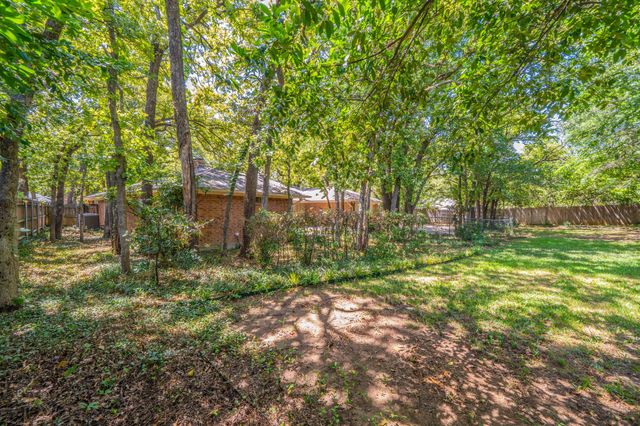 1803 Oak Grove Drive, Arlington, TX 76013