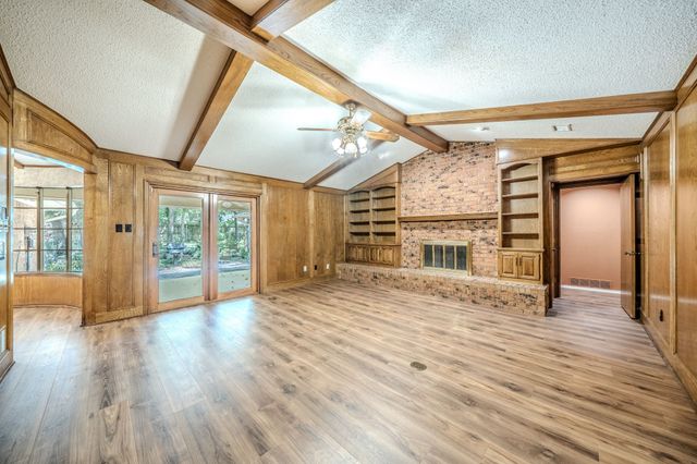 1803 Oak Grove Drive, Arlington, TX 76013