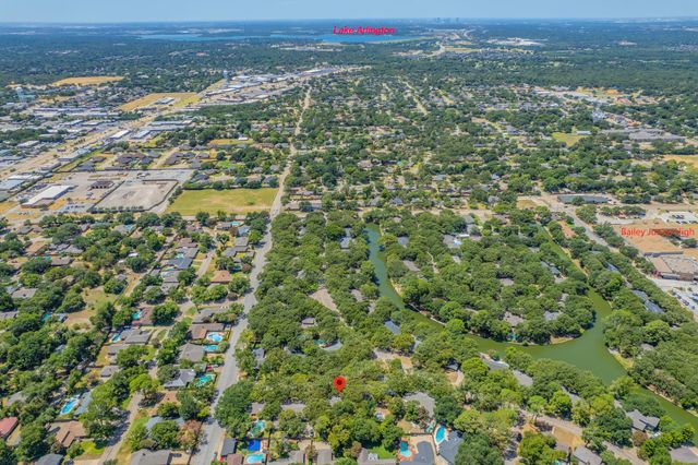 1803 Oak Grove Drive, Arlington, TX 76013