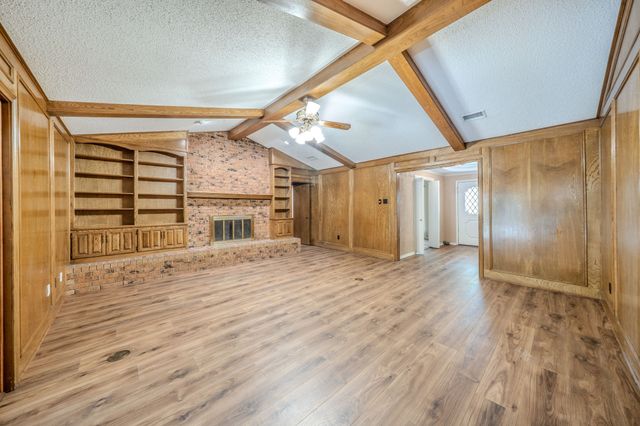1803 Oak Grove Drive, Arlington, TX 76013
