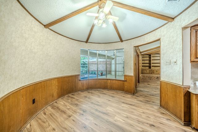 1803 Oak Grove Drive, Arlington, TX 76013