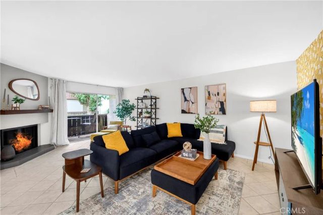 15020 Victory 104, Los Angeles, CA 91411