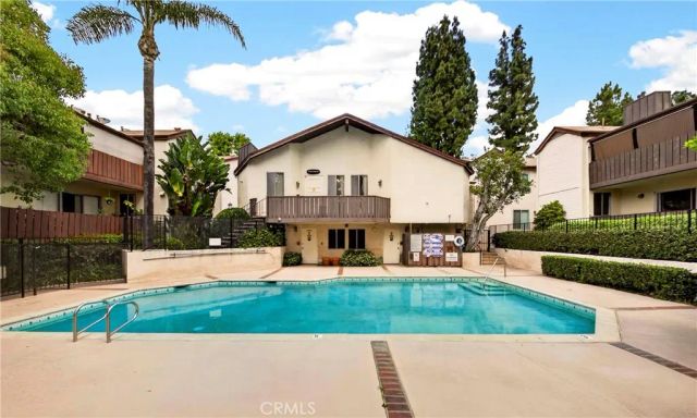 15020 Victory 104, Los Angeles, CA 91411