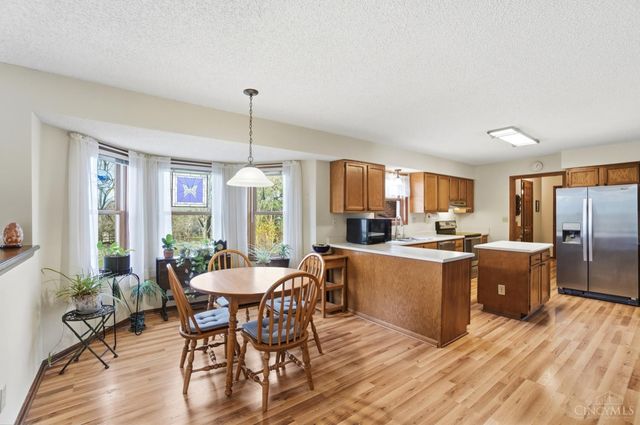 8909 Saxton Drive, West Chester, OH 45069