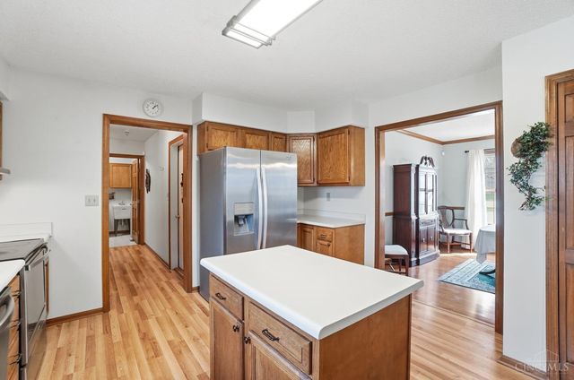 8909 Saxton Drive, West Chester, OH 45069