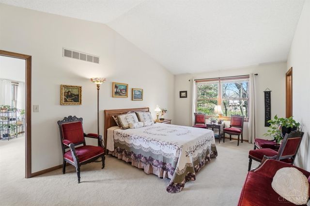 8909 Saxton Drive, West Chester, OH 45069