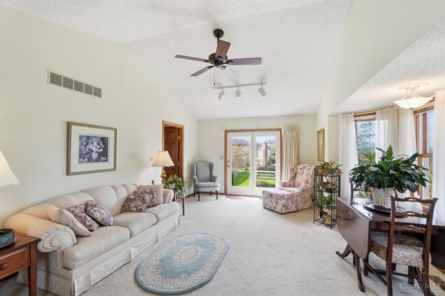 8909 Saxton Drive, West Chester, OH 45069