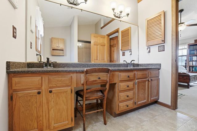 8909 Saxton Drive, West Chester, OH 45069