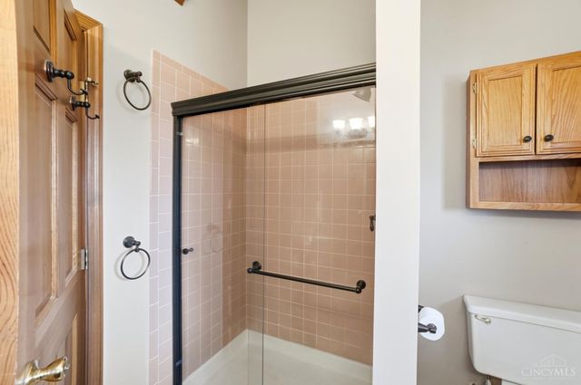 8909 Saxton Drive, West Chester, OH 45069