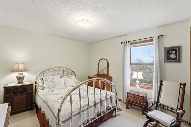 8909 Saxton Drive, West Chester, OH 45069