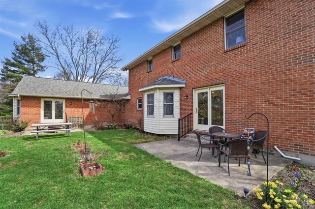 8909 Saxton Drive, West Chester, OH 45069
