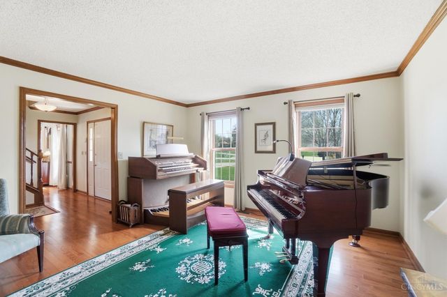 8909 Saxton Drive, West Chester, OH 45069