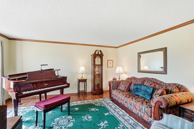 8909 Saxton Drive, West Chester, OH 45069