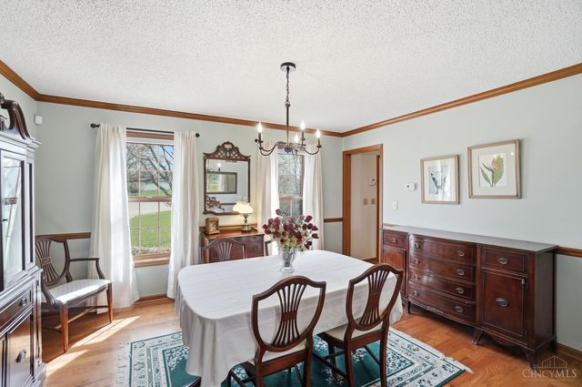 8909 Saxton Drive, West Chester, OH 45069