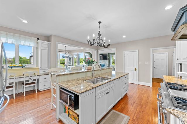 912 ASHBOURNE WAY, Schwenksville, PA 19473