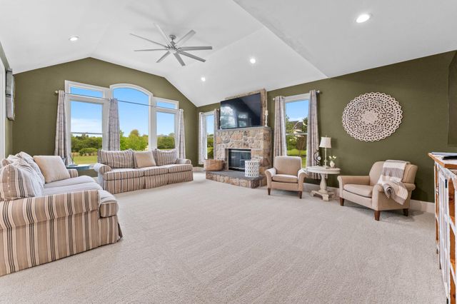 912 ASHBOURNE WAY, Schwenksville, PA 19473
