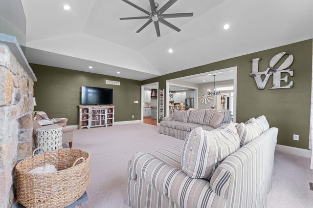 912 ASHBOURNE WAY, Schwenksville, PA 19473
