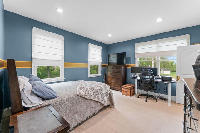 912 ASHBOURNE WAY, Schwenksville, PA 19473