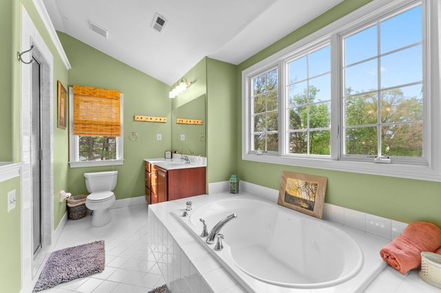912 ASHBOURNE WAY, Schwenksville, PA 19473