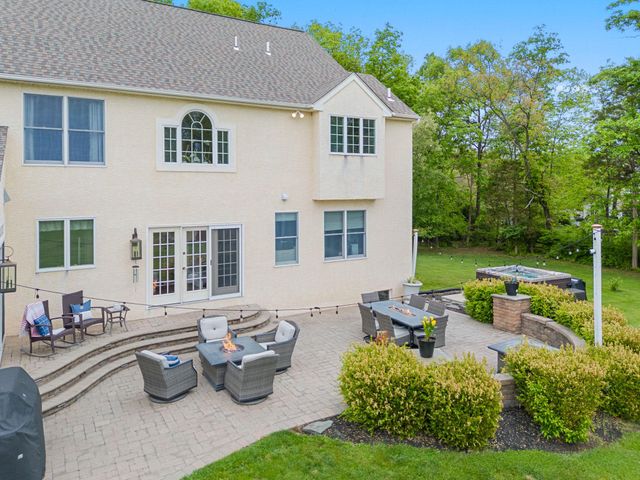 912 ASHBOURNE WAY, Schwenksville, PA 19473