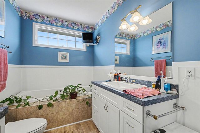 1087 Barrington, Grand Rapids, MI 49534