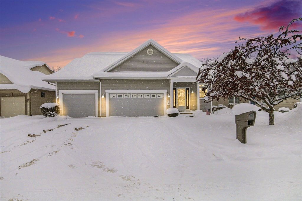 1087 Barrington, Grand Rapids, MI 49534