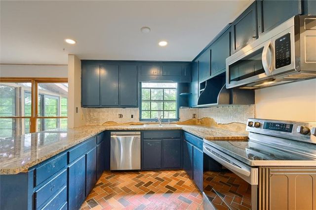 1176 Ashley Lake Drive, Marietta, GA 30062