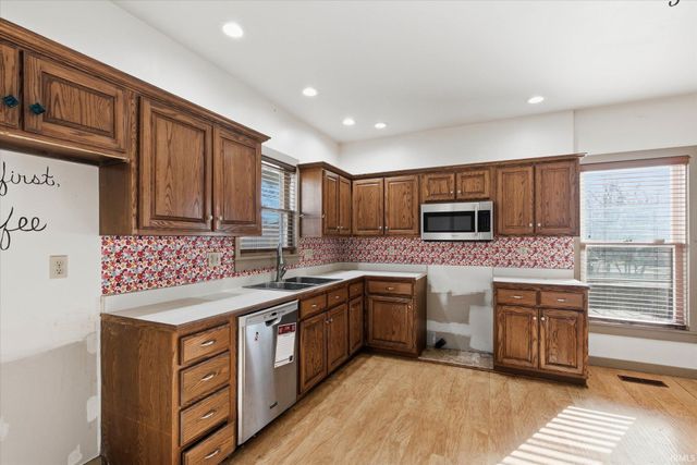 280 W Hillside Avenue, Spencer, IN 47460