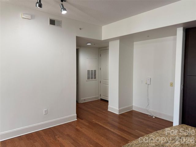 4620 Piedmont Row Drive 305, Charlotte, NC 28210