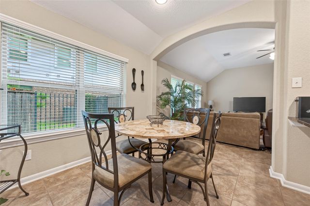 7 Cayahoga Court, The Woodlands, TX 77389