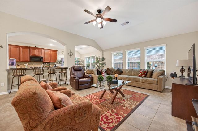 7 Cayahoga Court, The Woodlands, TX 77389