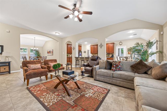 7 Cayahoga Court, The Woodlands, TX 77389