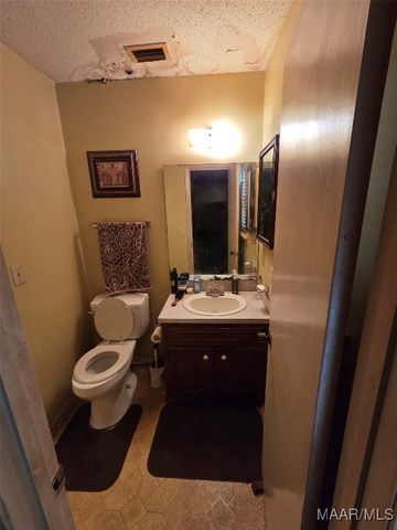 960 N Gap Loop, Montgomery, AL 36110