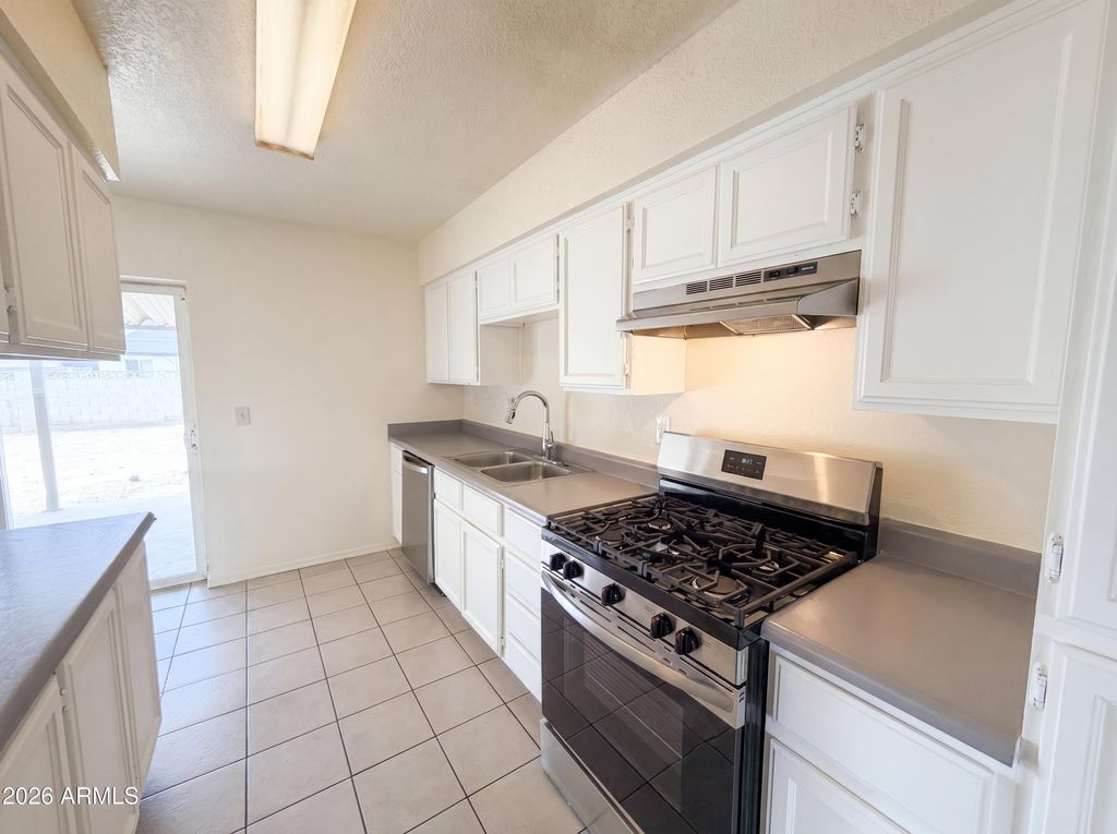 4636 N 67TH Avenue, Phoenix, AZ 85033 — photo 2