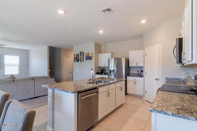 6617 W MAGDALENA Lane, Laveen, AZ 85339