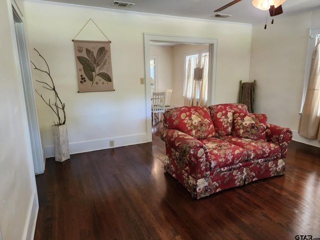 645 W Kilpatrick, Mineola, TX 75773